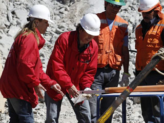 Mineros atrapados habilitan refugio fifu