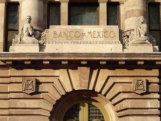 Banxico mantiene la tasa referencial en 4.5% fifu