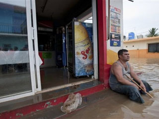 700 Empresas afectadas por huracanes fifu