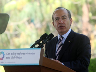 Calderón llama a apurar recuperación en UE fifu