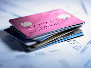 Califican de ‘producto caro’ a tarjetas de crédito fifu