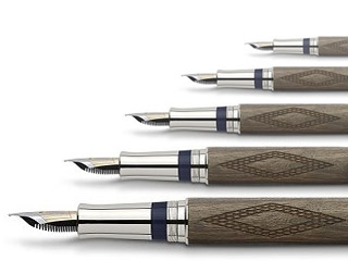 Faber-Castell presenta su bolígrafo 2010 fifu