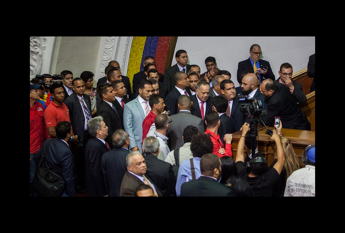 Oposición en Venezuela busca vía para cambiar de gobierno fifu
