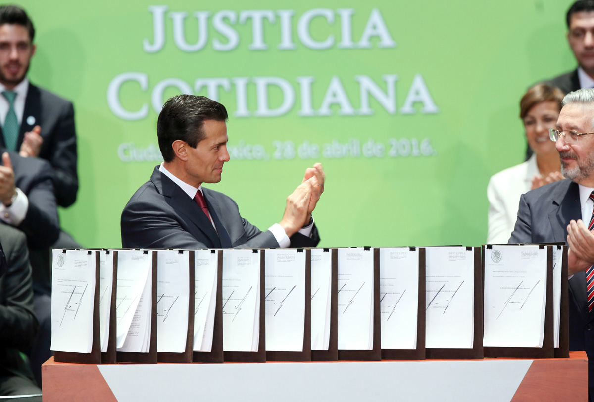 Las 12 iniciativas y el decreto de EPN en Justicia Cotidiana fifu