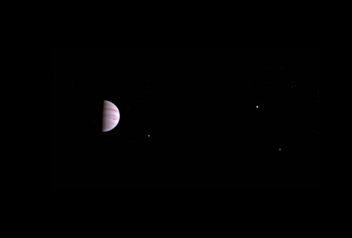 Estas son las primeras imágenes que Juno envía de Júpiter fifu
