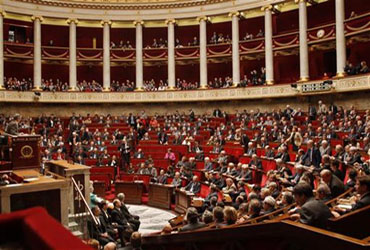 Socialistas ganan mayoría parlamentaria en Francia