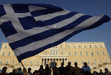 Un jubilado griego se suicida frente al Parlamento fifu