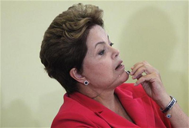 Rousseff anuncia reforma tributaria para sector energético