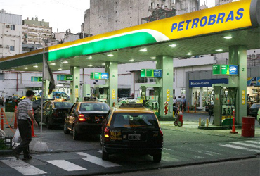 Petrobras pretende aumentar contenido de etanol en mezcla de gasolina fifu
