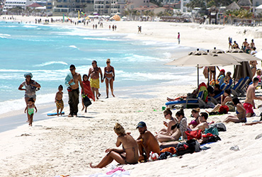 Mexicanos, adictos a las playas en el verano fifu