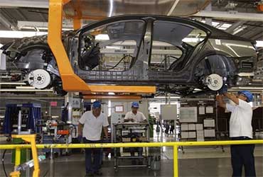En desaceleración la producción industrial en México