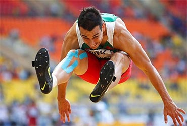 Luis Rivera salta a la historia al ganar medalla de bronce fifu