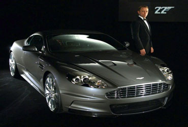 James Bond y el Aston Martin fifu