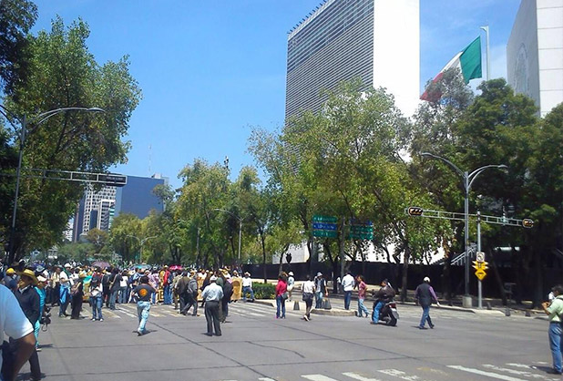 Megamarcha campesina congestiona Reforma