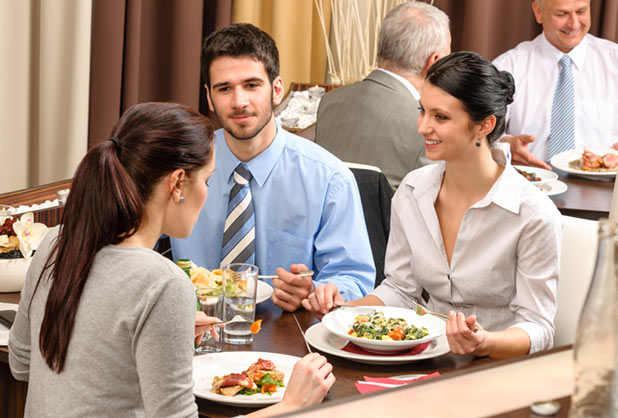7 pasos para conquistar a tu cliente durante una comida fifu