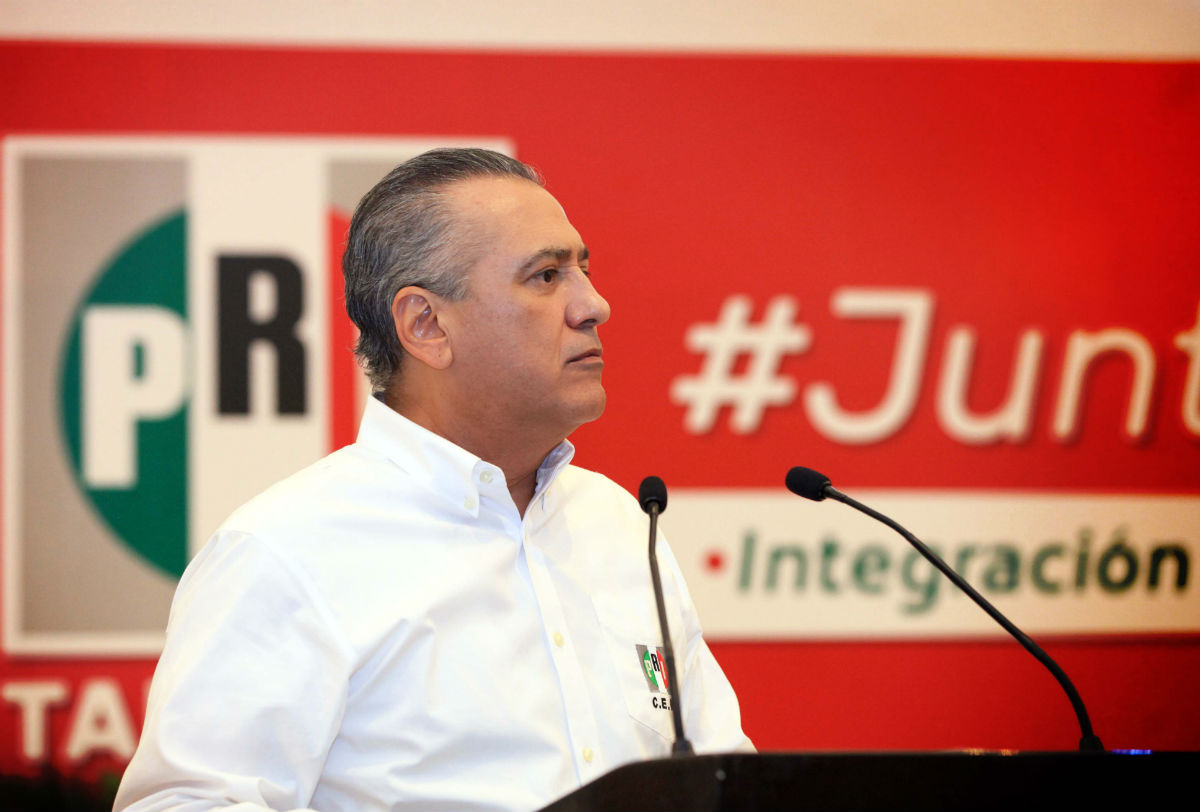 Beltrones presenta su renuncia a la dirigencia del PRI fifu