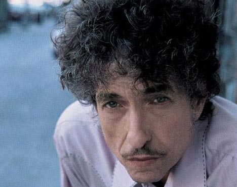 Bob Dylan se pone radiante fifu