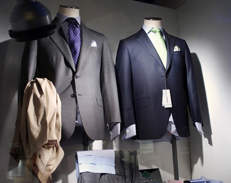 La elegancia y perfección de un traje Brioni fifu