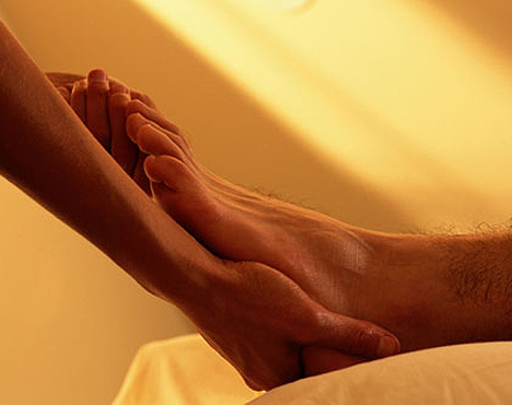 Reflexoterapia, masaje de pies que sana fifu