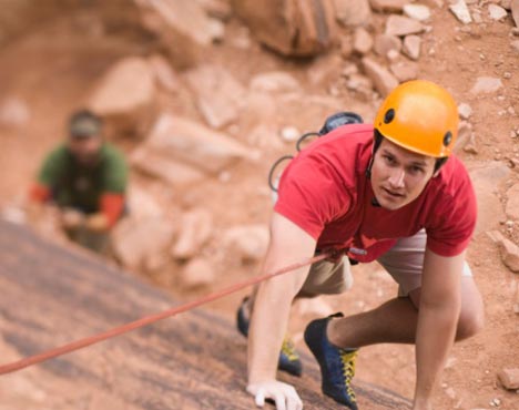 Adrenalina y fuerza en la escalada en roca fifu