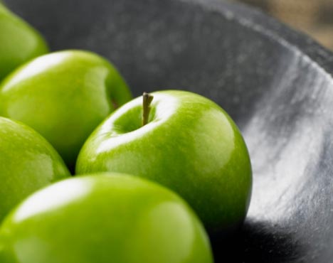Comer manzana reduce el nivel de colesterol y baja de peso fifu