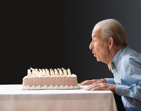 Hombre más viejo del mundo celebró 114 años fifu
