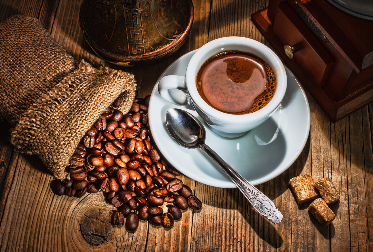 Por qué tomar café en la mañana te puede ayudar a vivir más