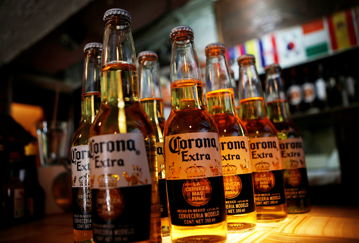 Corona, la cerveza mexicana que conquista al mundo y reta a Trump - Alto  Nivel