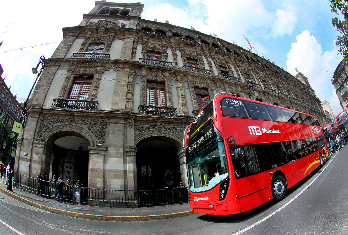 Así será el Metrobús al estilo Londres en Paseo de la Reforma