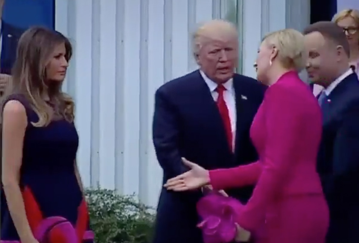 La primera dama que desairó con elegancia el saludo de Trump