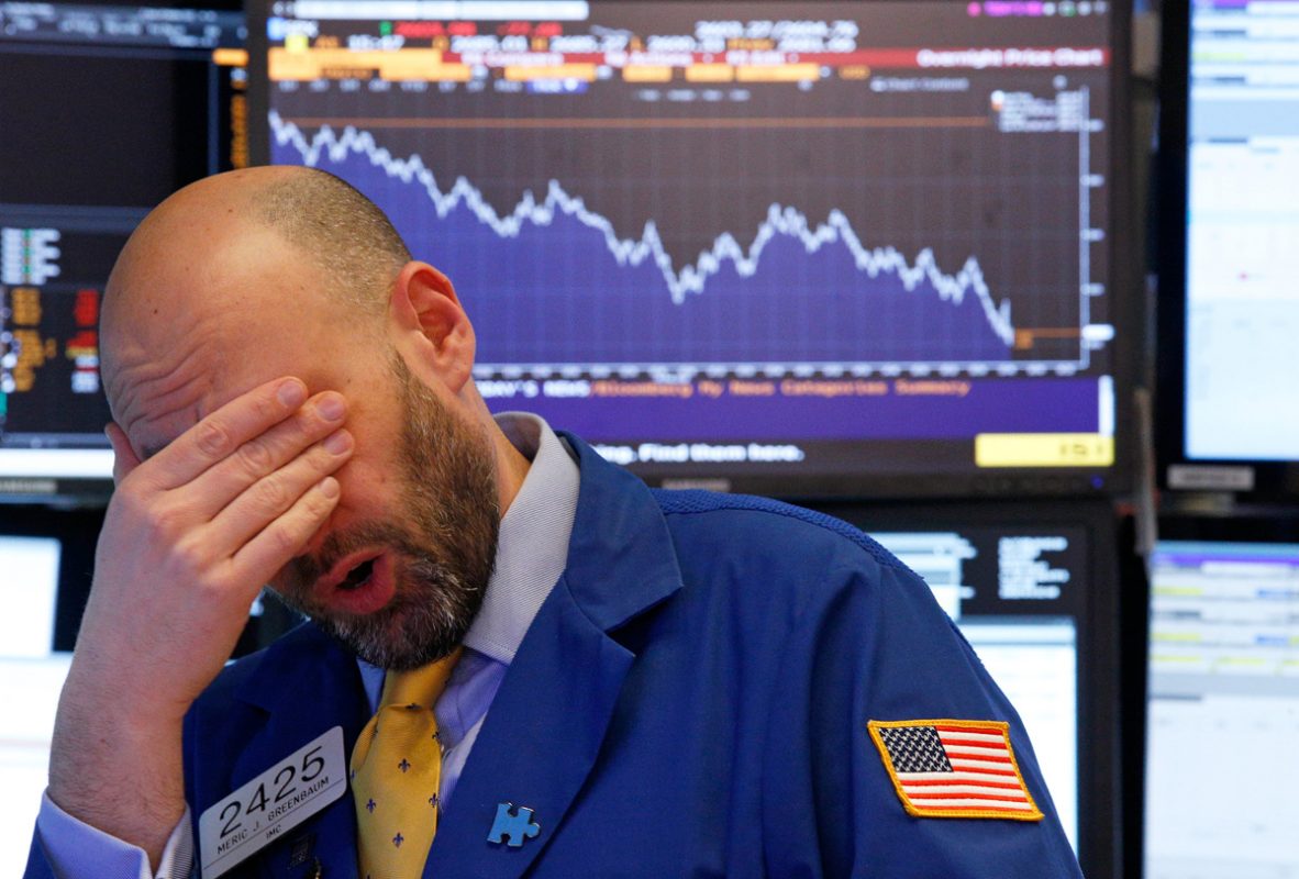 Lunes rojo en bolsas de todo el mundo; Wall Street entra en mercado bajista