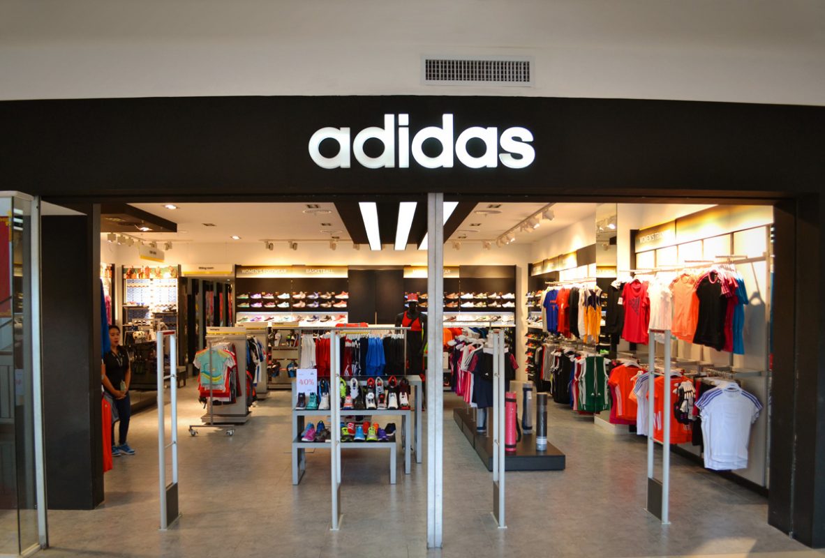 Recientemente crisis Turista Adidas dice adiós al plástico; hará productos con material reciclado