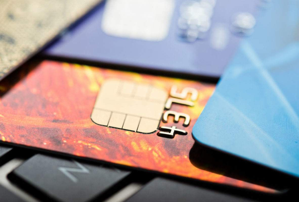 ¿Cuáles bienes y servicios no recomiendan pagar con tarjeta de débito?