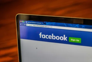 Tu jefe quiere ser tu amigo en Facebook… ¿Lo aceptas?