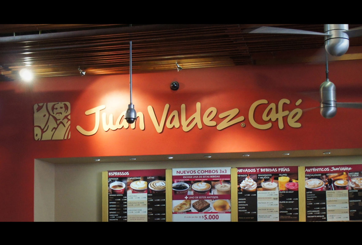Por qué las cafeterías Juan Valdez le dicen adiós a México