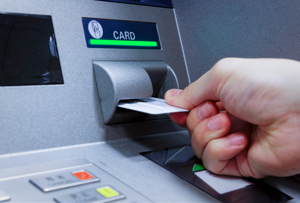Estos bancos ya no te cobrarán comisión al usar sus cajeros automáticos