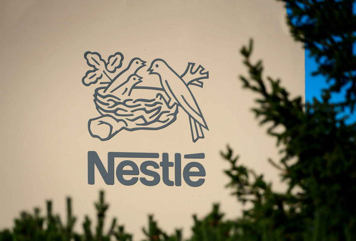 Nestlé dice adiós a los popotes de plástico en sus productos