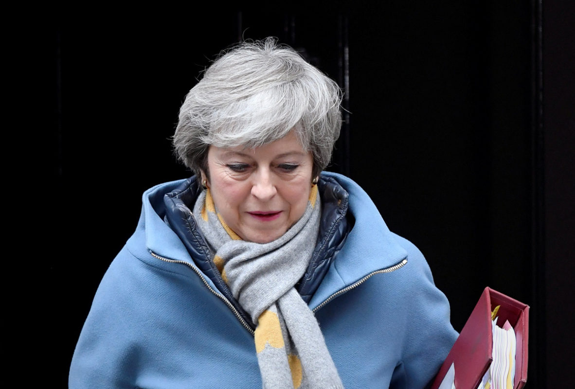 Parlamento rechaza propuesta de Theresa May y pone en jaque al Brexit
