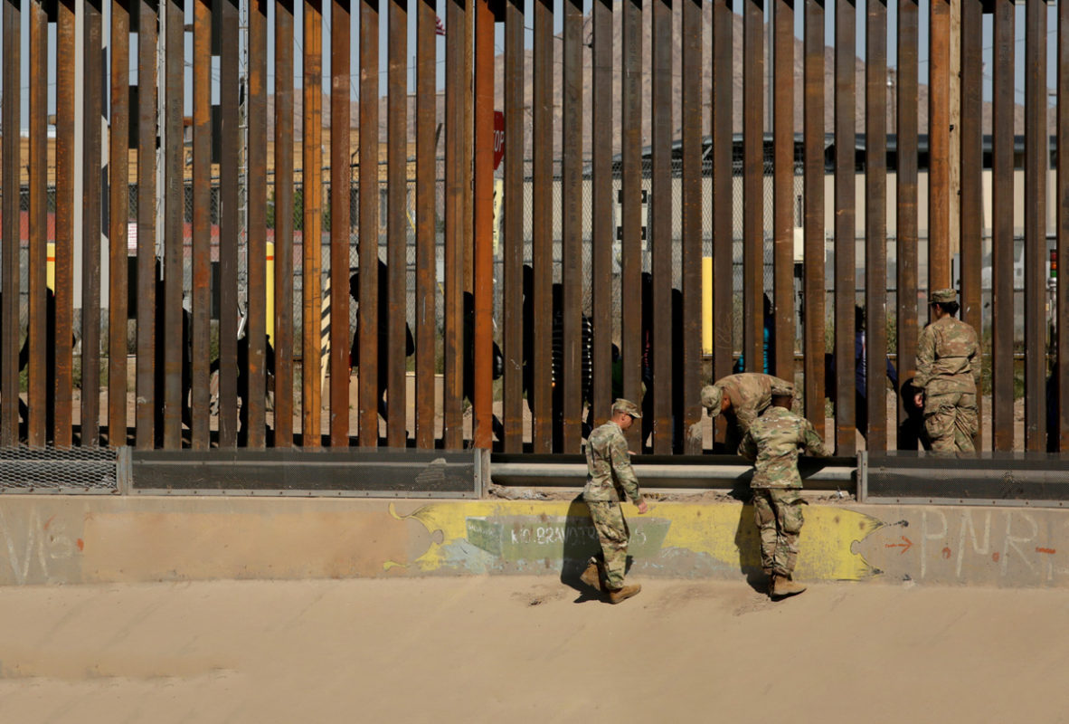 Trump y AMLO responden por confrontación de militares en la frontera
