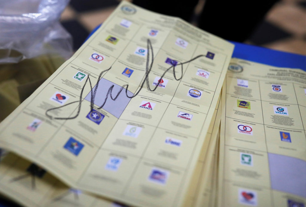Elecciones de Guatemala caminan hacia la segunda vuelta presidencial