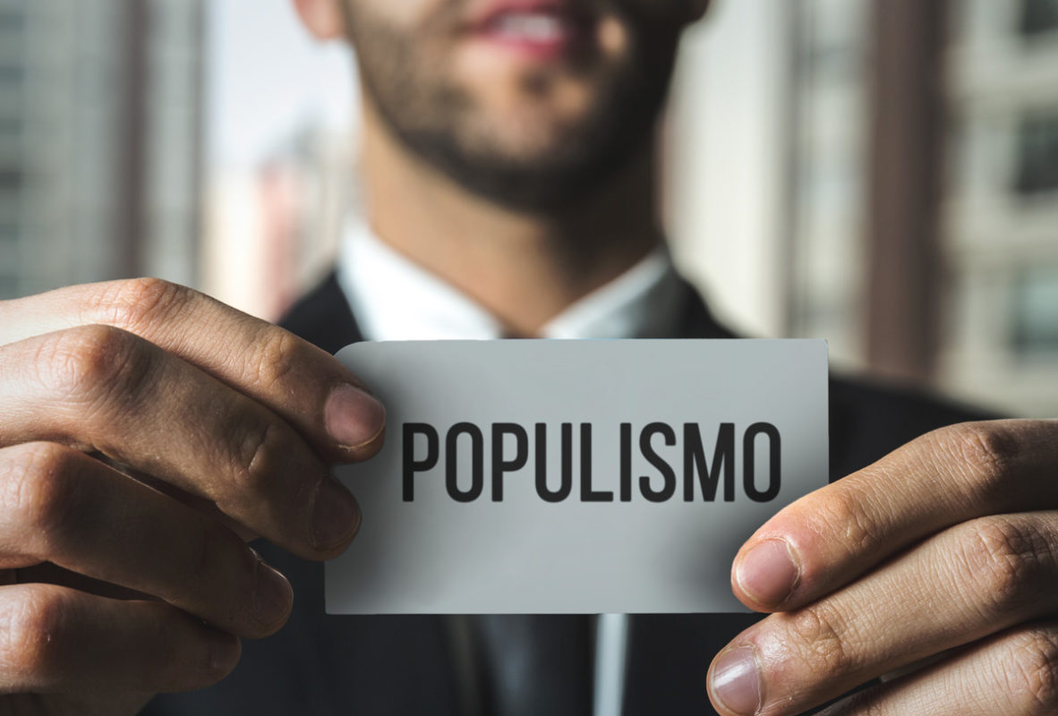 ¿Cómo funciona la estrategia anti-partido del populismo?