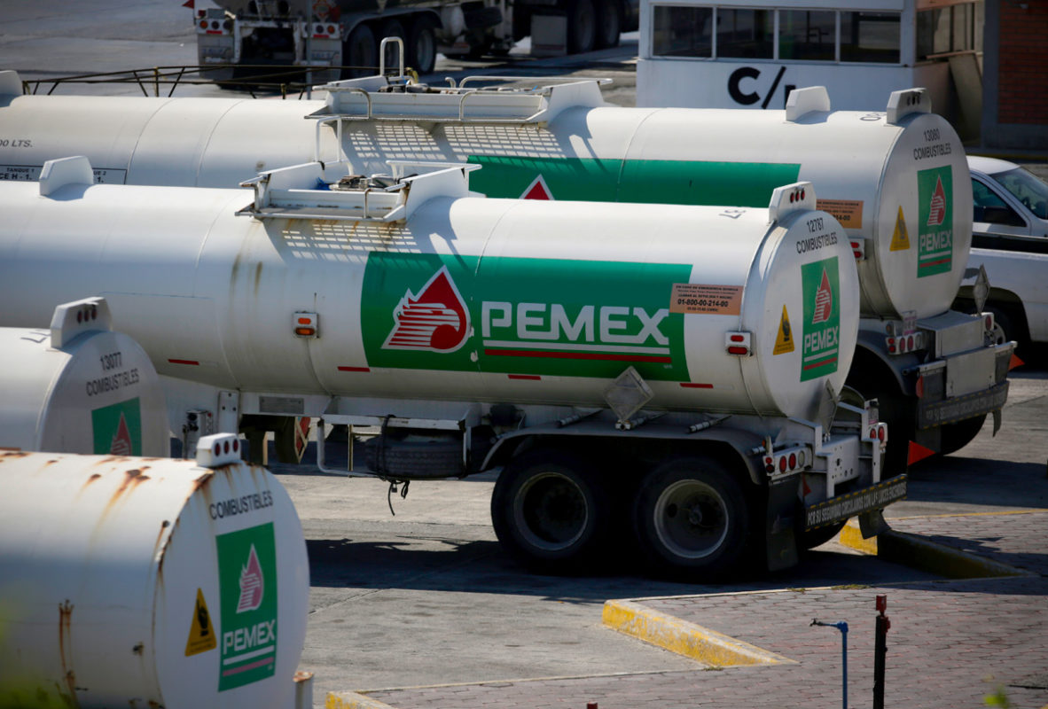 Diputados en comisión aprueban quitar regulación asimétrica a Pemex