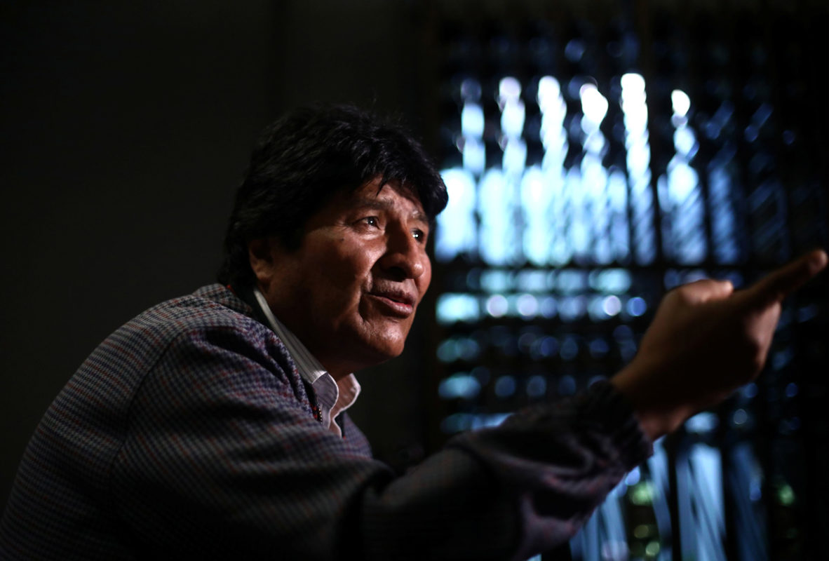 Gobierno de Bolivia emite orden de aprehensión contra Evo Morales