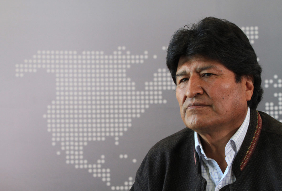 Evo Morales aterriza en Argentina, recibirá condición de refugiado