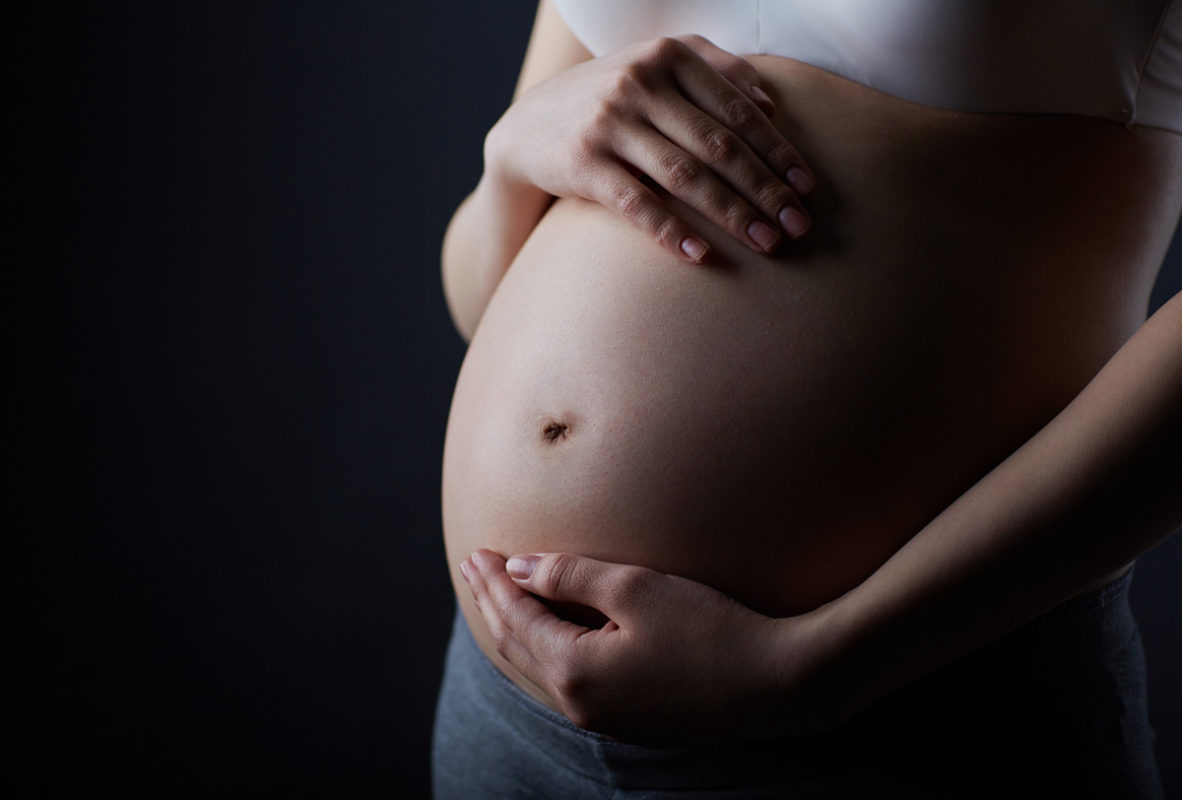 Coronavirus podría transmitirse de embarazadas a hijos