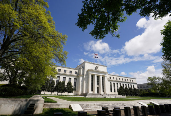 La Fed ve recuperación fuerte de EU, pero mantendrá tasas en mínimos