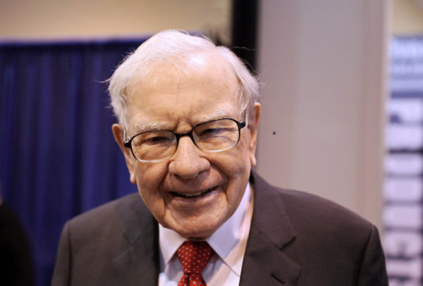 Warren Buffett aconseja a jóvenes sobre cómo ganar el 50% más de lo que ya generan