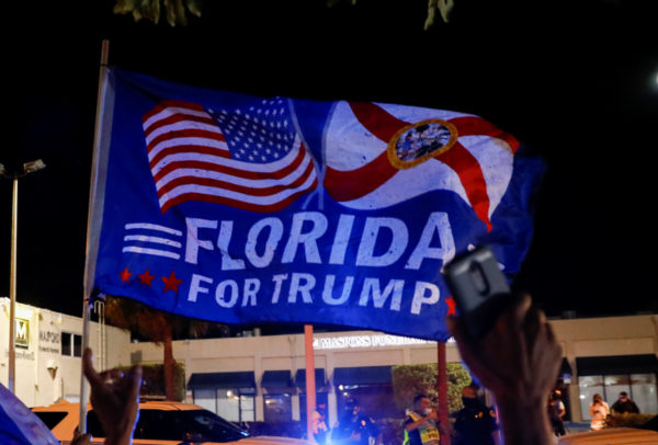 Trump lidera en Florida y otros estados clave siguen en disputa