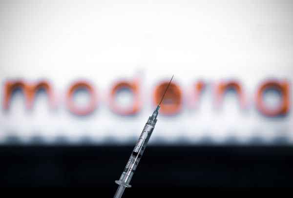 Moderna se asocia con Uber para ampliar la aplicación de vacunas contra COVID-19