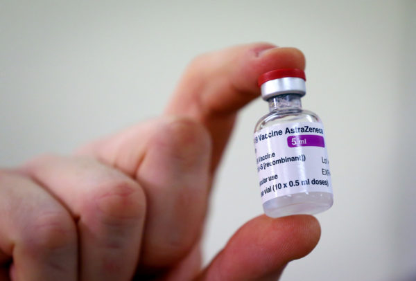 Alemania también suspende uso de vacuna de AstraZeneca contra COVID-19